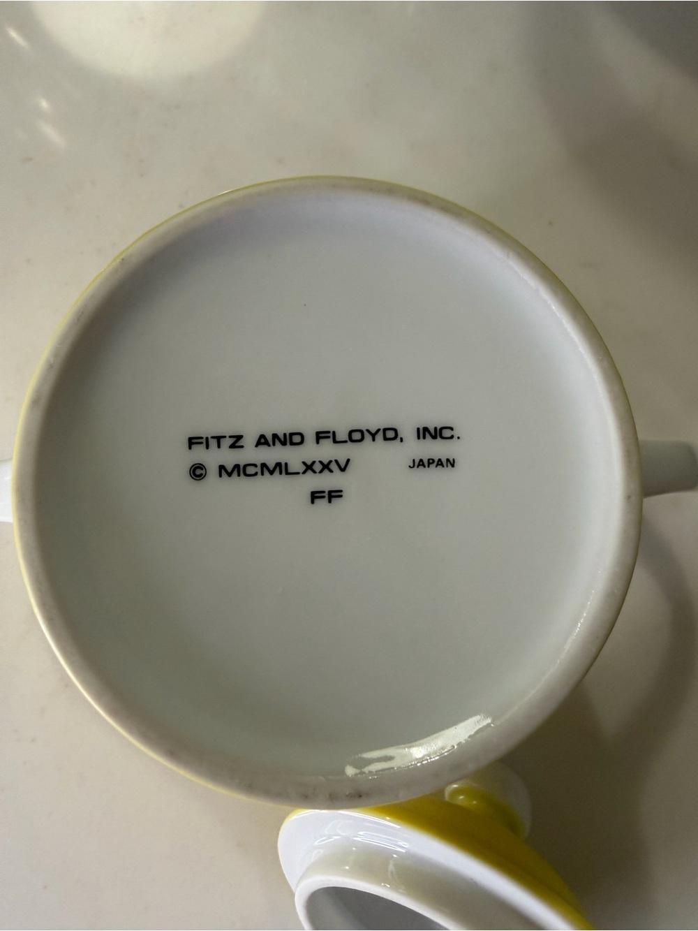 Fitz and Floyd 1975 MCM bright Yellow Ceramic Sugar Bowl with Lid Dual Handles - Picture 6 of 7
